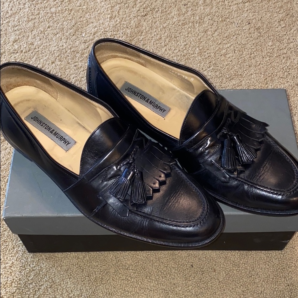 Dress shoes